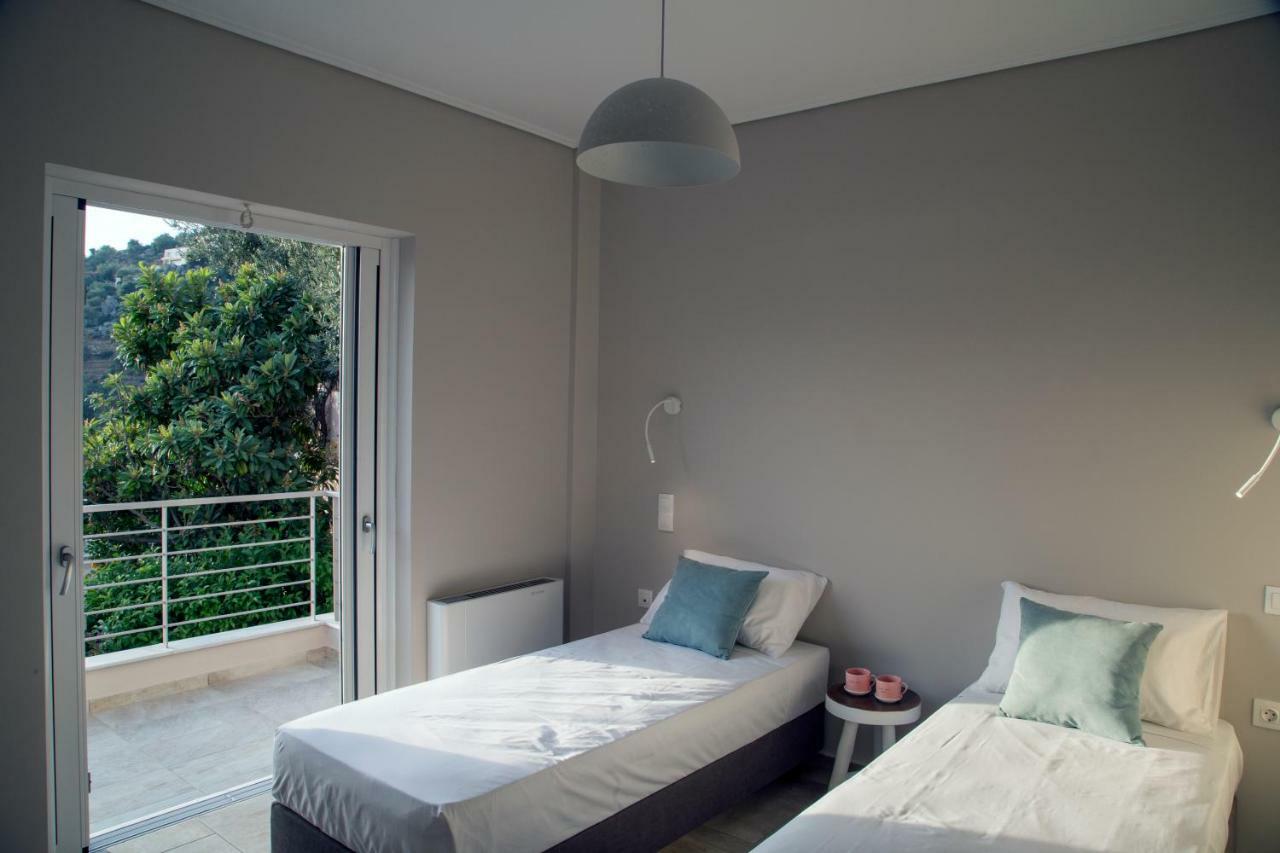 Kalavria Luxury Suites - Magnificent Sea View Of Poros Poros Town Zewnętrze zdjęcie