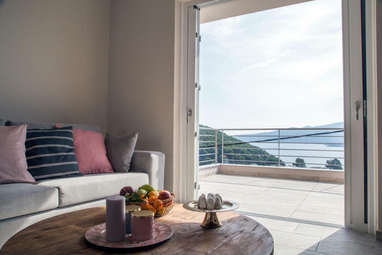 Kalavria Luxury Suites - Magnificent Sea View Of Poros Poros Town Zewnętrze zdjęcie