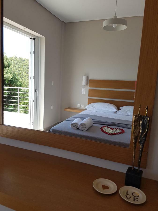 Kalavria Luxury Suites - Magnificent Sea View Of Poros Poros Town Zewnętrze zdjęcie